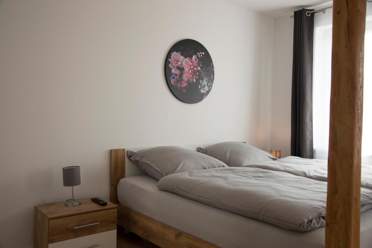 Schoene Grosse Ferienwohnung 79M2 Und 2 Baeder, Zentrumnah, 2Og Erfurt Exteriér fotografie
