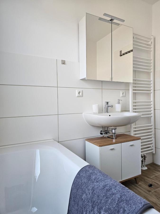 Schoene Grosse Ferienwohnung 79M2 Und 2 Baeder, Zentrumnah, 2Og Erfurt Exteriér fotografie
