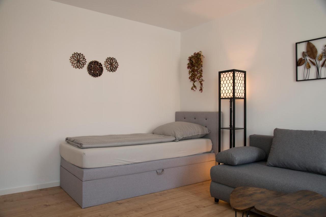 Schoene Grosse Ferienwohnung 79M2 Und 2 Baeder, Zentrumnah, 2Og Erfurt Exteriér fotografie