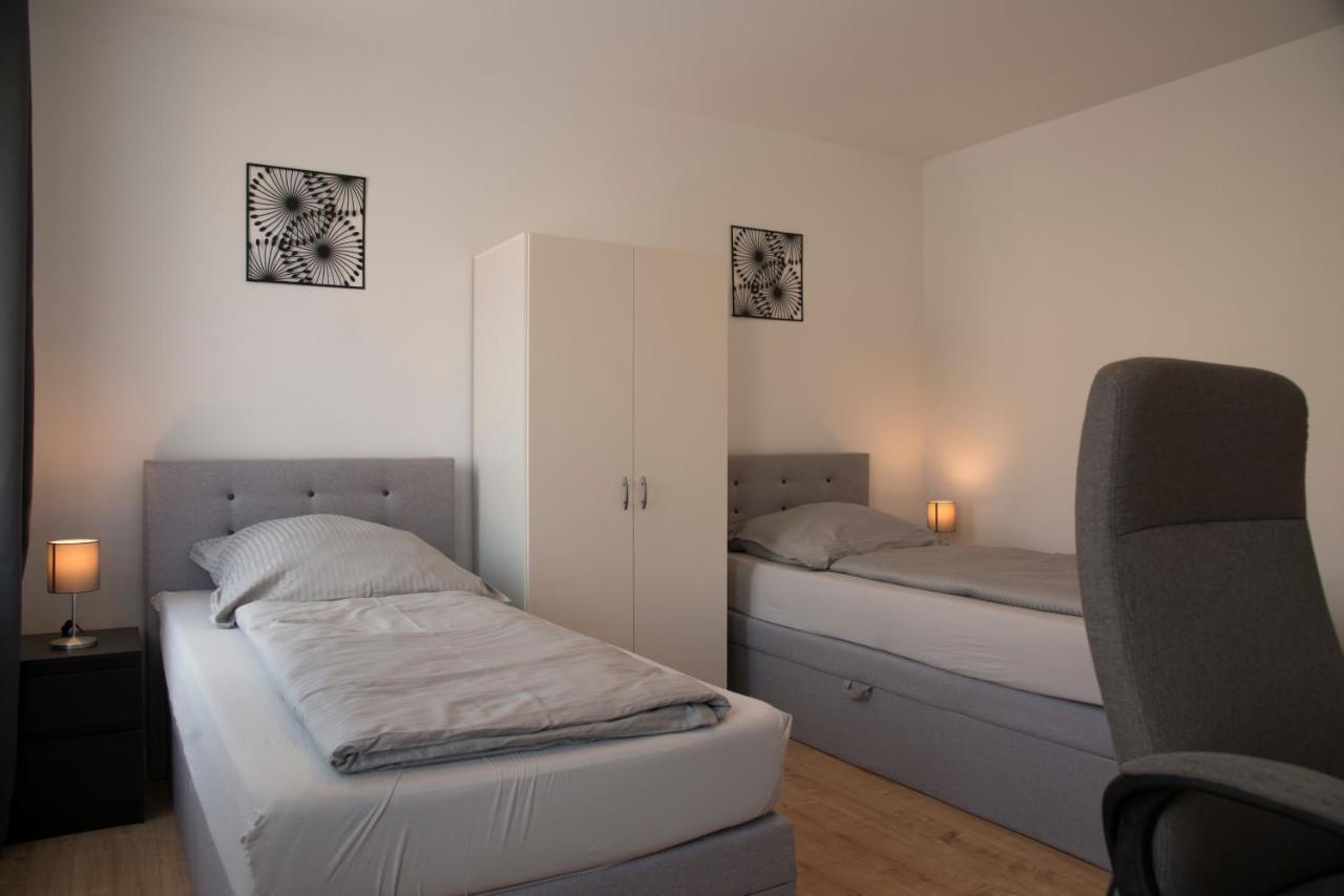 Schoene Grosse Ferienwohnung 79M2 Und 2 Baeder, Zentrumnah, 2Og Erfurt Exteriér fotografie