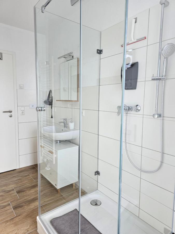 Schoene Grosse Ferienwohnung 79M2 Und 2 Baeder, Zentrumnah, 2Og Erfurt Exteriér fotografie