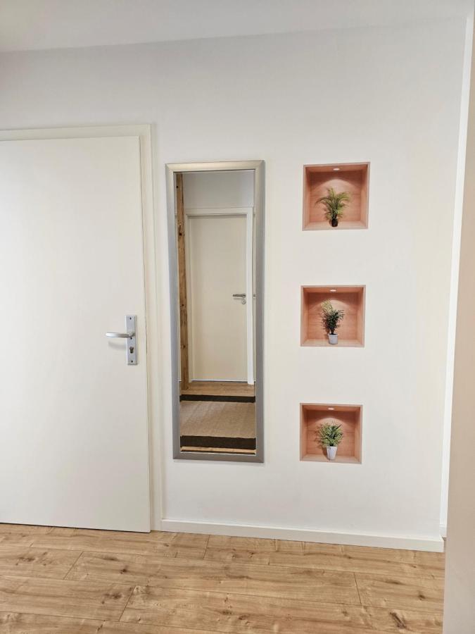 Schoene Grosse Ferienwohnung 79M2 Und 2 Baeder, Zentrumnah, 2Og Erfurt Exteriér fotografie