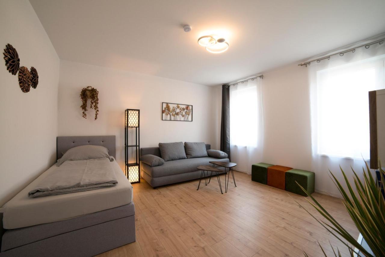 Schoene Grosse Ferienwohnung 79M2 Und 2 Baeder, Zentrumnah, 2Og Erfurt Exteriér fotografie