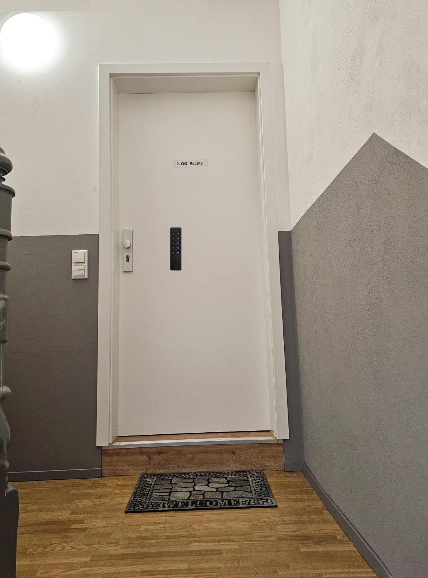 Schoene Grosse Ferienwohnung 79M2 Und 2 Baeder, Zentrumnah, 2Og Erfurt Exteriér fotografie